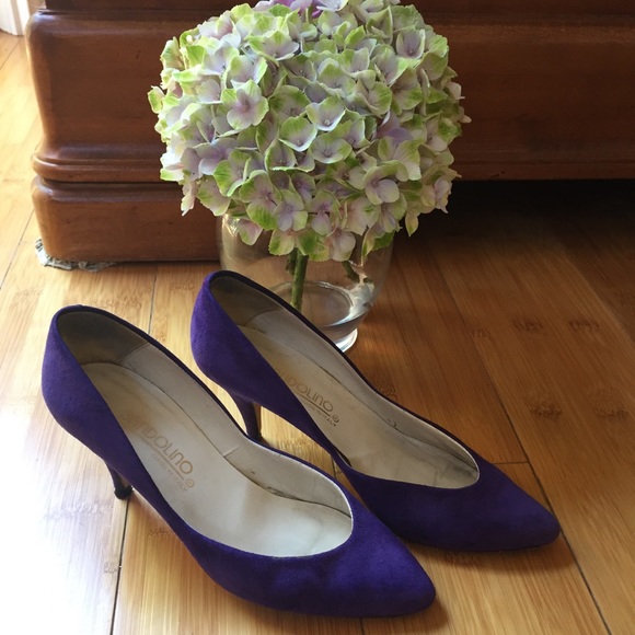 Vintage bandolino purple suede  heels. - Picture 3 of 6